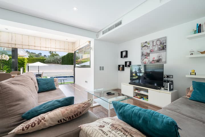 Chic Villa By The Sea: Pool, Bbq, Sea View Terrace - Alcúdia
