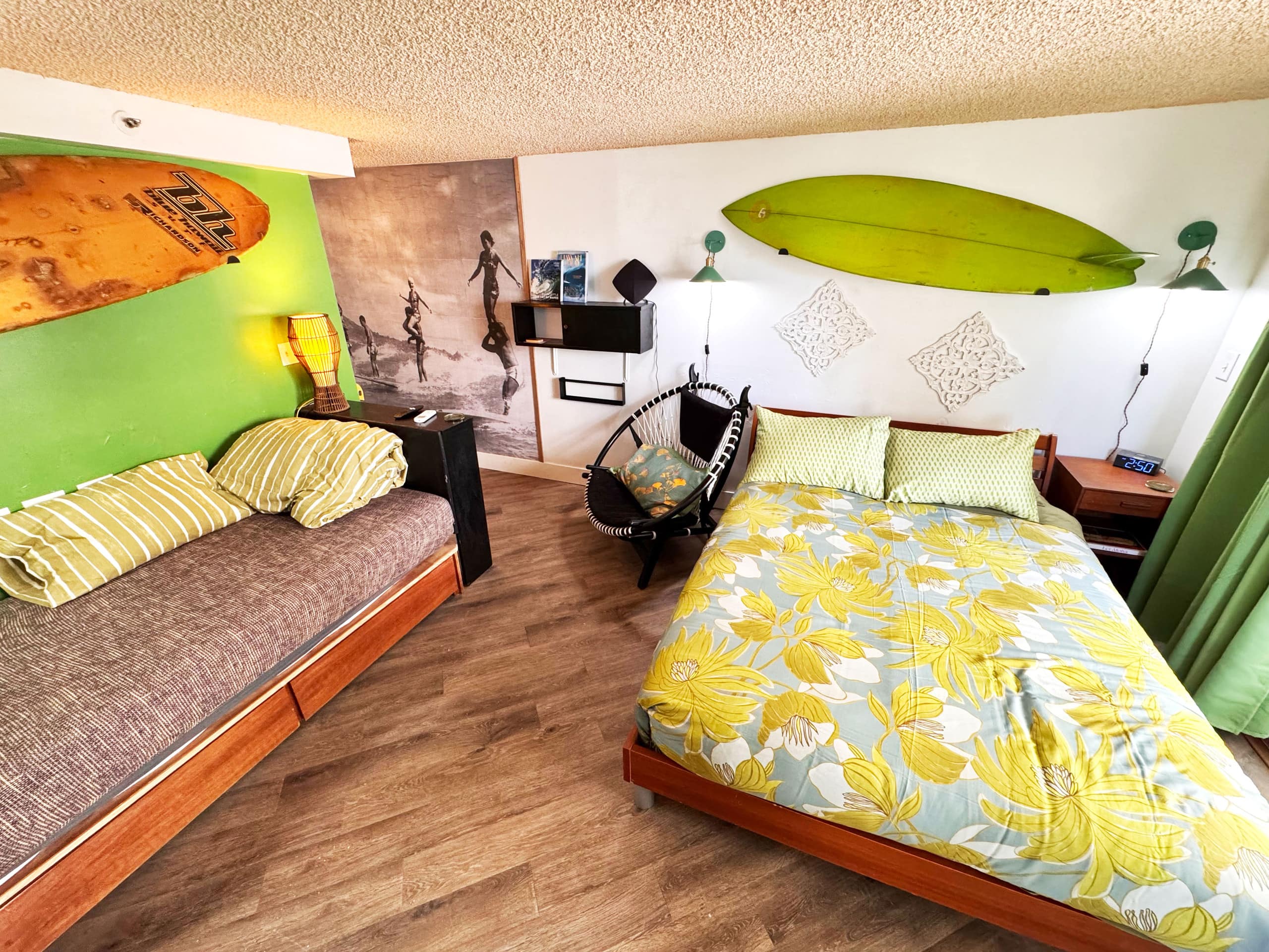 Condo in Honolulu · ★4.94 · Studio · 2 beds · 1 bath - Image 3