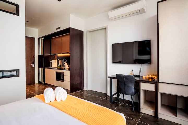 Scarletz Suites KLCC by North