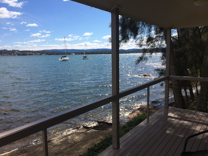 Watersedge On Lake Macquarie - Newcastle
