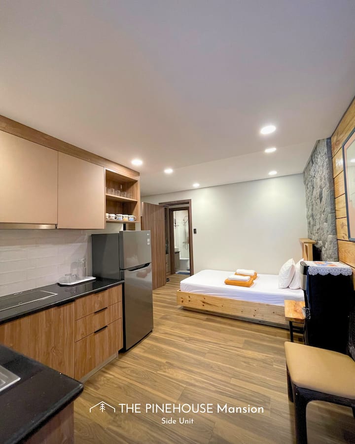 Side Unit (beside Ground Floor)

*Side unit has 2 Bedrooms
