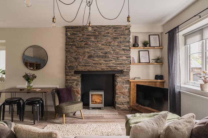 Ferry View Cottage, 3 Bed, All En-suite, Hot Tub - Bowness-on-Windermere