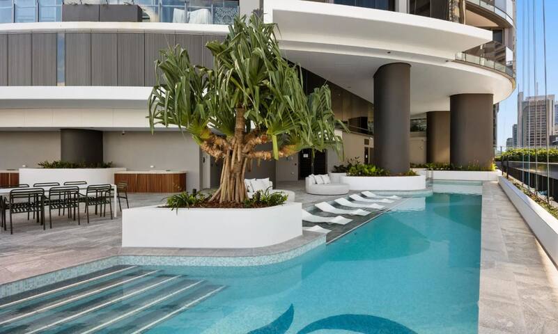 Queens Wharf Sky Home 3 bedroom gallery image 5