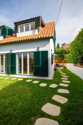 Charming Historic Villa in Central Cascais gallery image 4