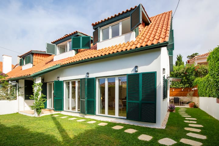 Charming Historic Villa in Central Cascais