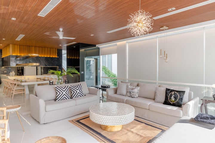 Living room image 2