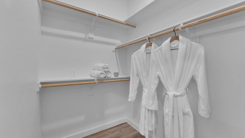 3BR HotTub, Games, Spa Energy gallery image 5