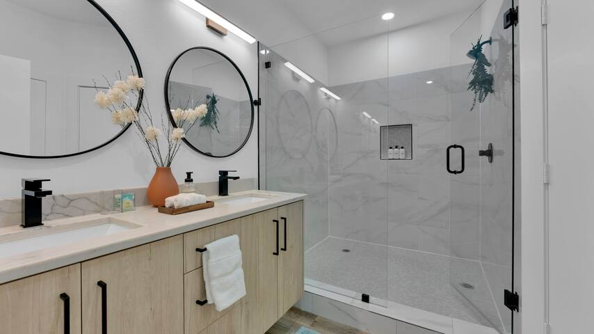 3BR HotTub, Games, Spa Energy gallery image 4