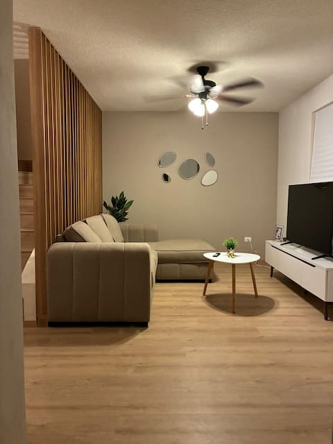 Popular Airbnb listing: Casa One - 20 mins airport in Nuevo León