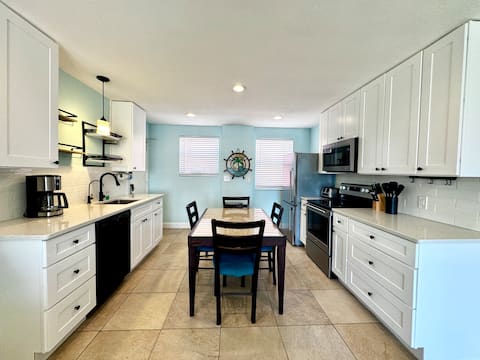 Gulf Views Facing Sugary Beach | Pool