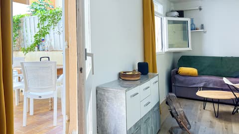 Top performing Airbnb: Cozy studio on Frioul Island + terrace in Marseille 7e Arrondissement