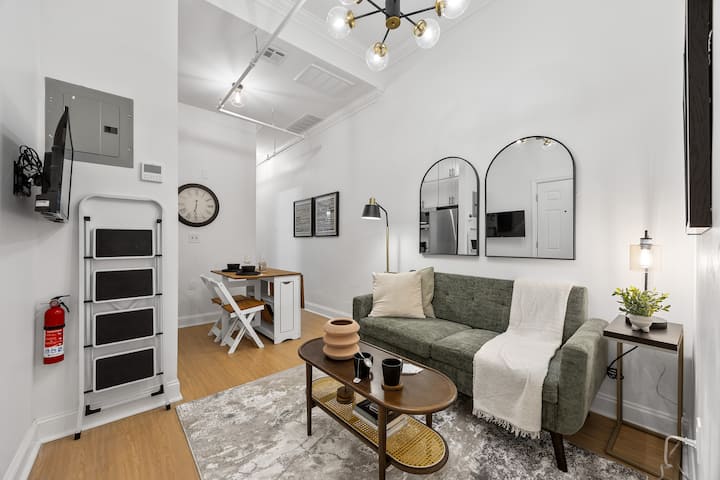 2br/2ba In Historic Brownstone Near Subway, Fifa - New York