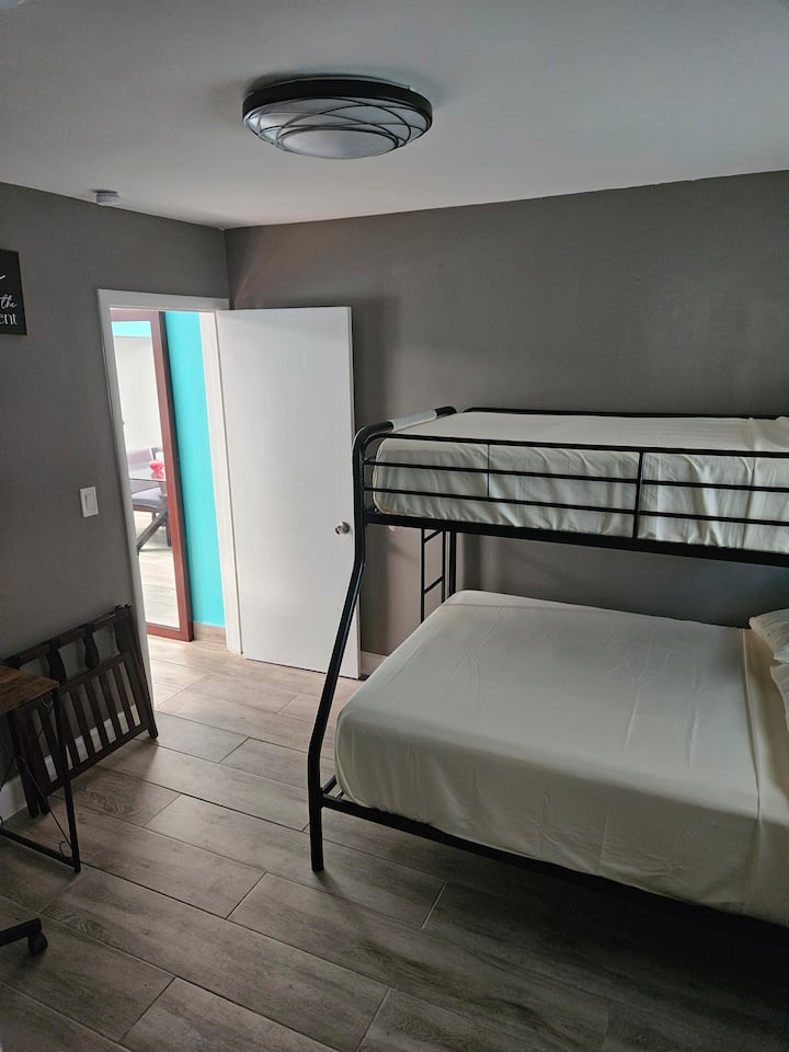 غرفة نوم كاملة ومزدوجة 