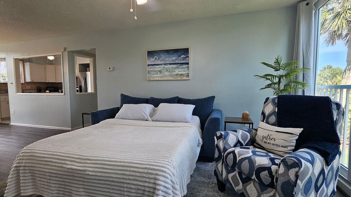 Top performing Airbnb: Castaway Condo - Near Daytona in Ormond By The Sea