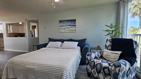 Top performing Airbnb: Castaway Condo - Near Daytona in Ormond By The Sea
