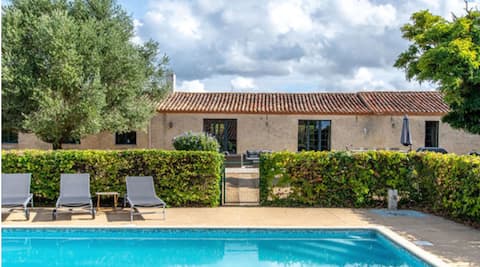 Charming Longhouse - Quiet & Beaches 15 min away