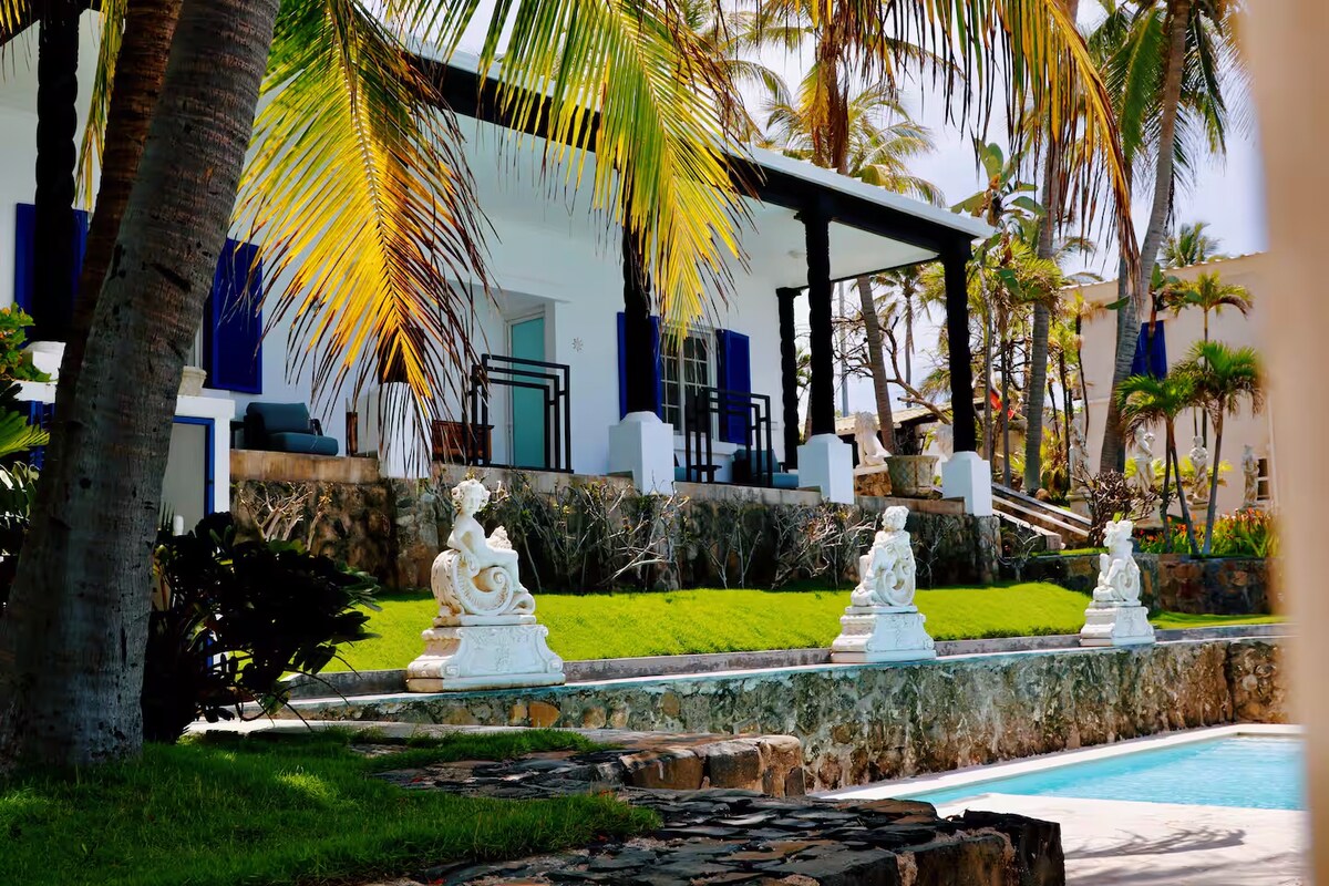 Luxury Oceanfront Suite at Verdaad Mansion - Houses for Rent in El Sunzal,  La Libertad Department, El Salvador - Airbnb
