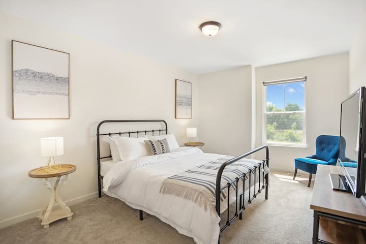 Kaa na Ucheze vyumba vya kulala = starehe + mtindo 