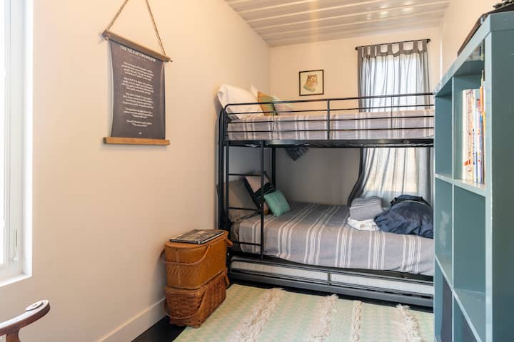 Downstairs bunk room 