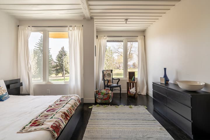 Downstairs king room