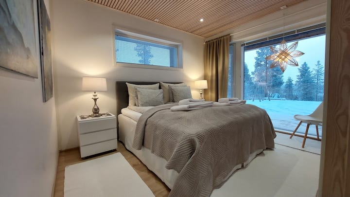 Основна спалня във вила