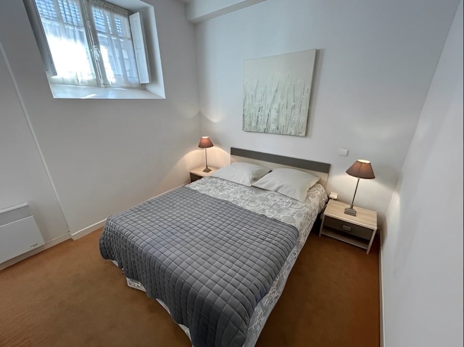 Спалня с двойно легло 140x190