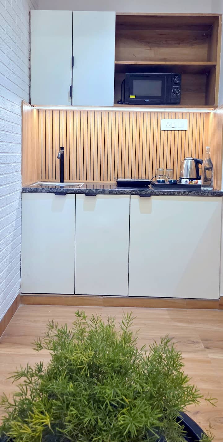 Signature Suites | Rkmp Station Db Mall - ボーパール