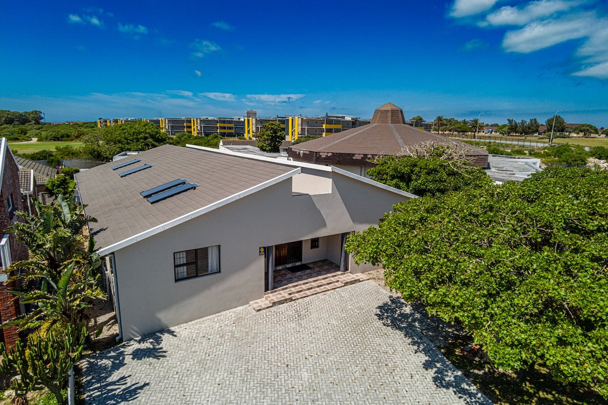 Ron Hubbard One Guesthouse - Houses for Rent in Port Elizabeth, Eastern ...
