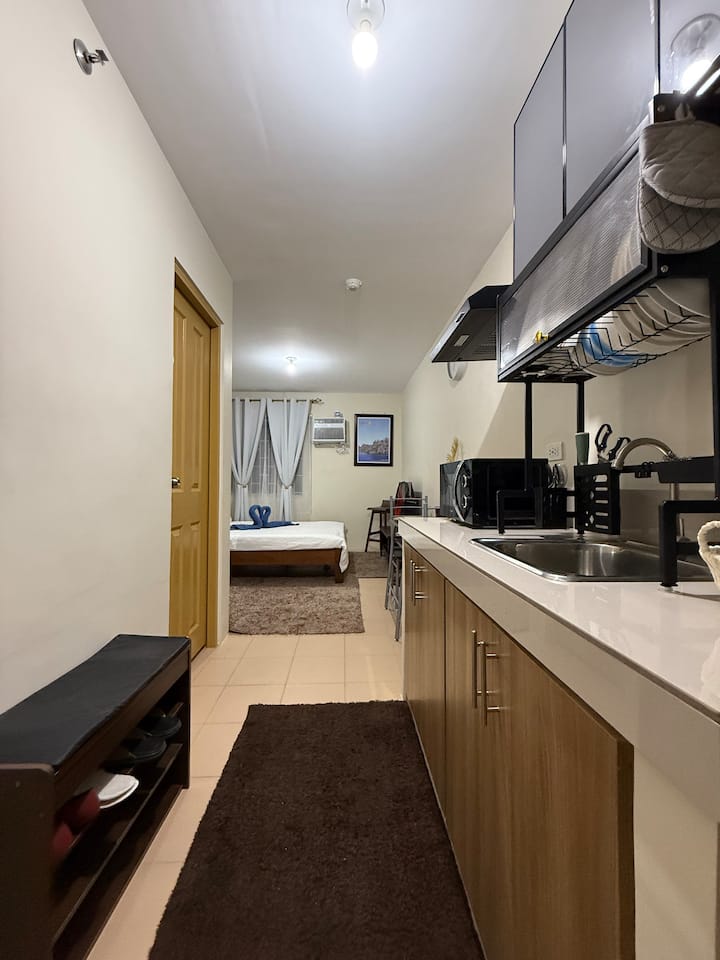 Studio At Marina Spatial With Wifi & Netflix - Dumaguete