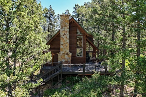 Modern 3BR Alpine Cabin, Mtn Views, Skiing, Lakes