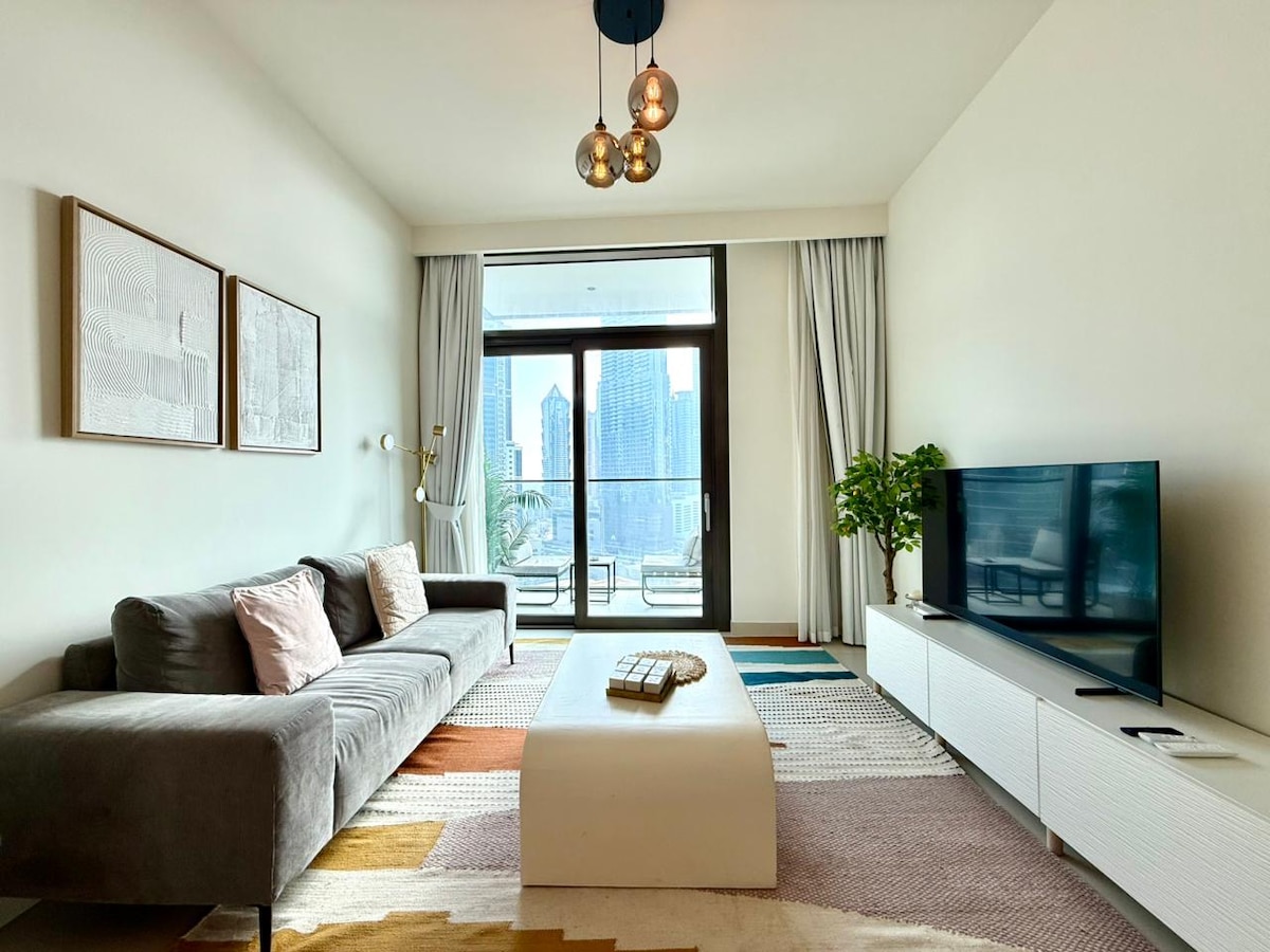 1 Bedroom Furnished Apartment | Burj Crown 2
