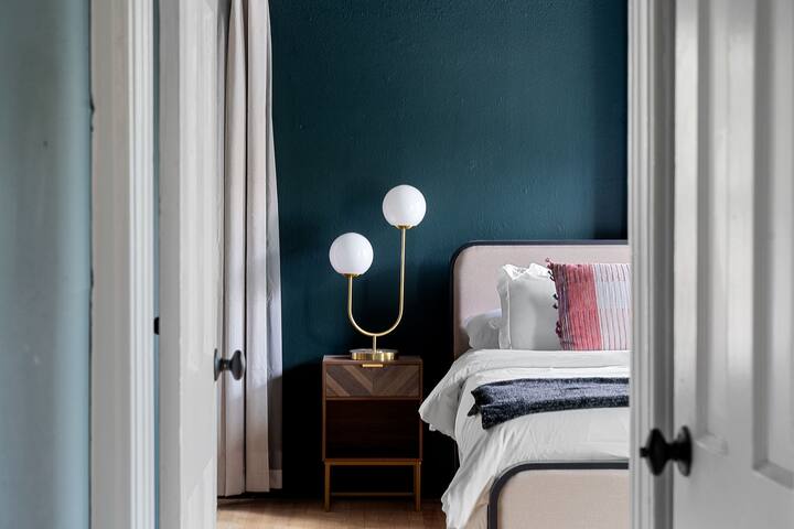 2x the Fun – Entire Home Lakewood Greenville Ave gallery image 5