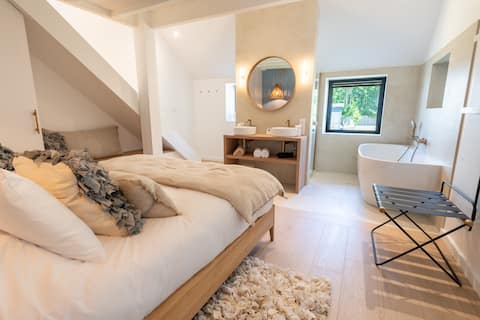 LUXURY - Beautiful Luxury Villa by Groom*