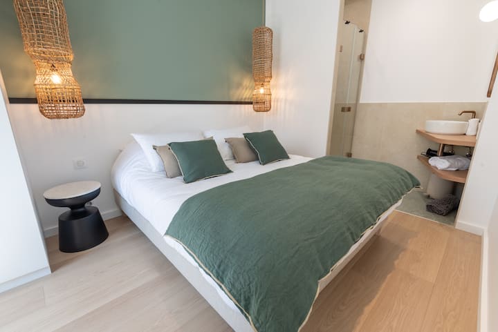Literie neuve Queen size 160cm, qualité hôtelière, lits faits à votre arrivée