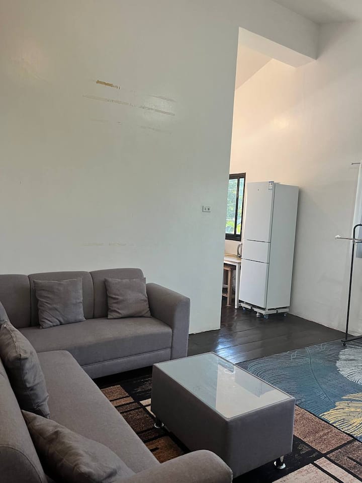 Second-floor one-bedroom apartment near Cloud 9, General Luna