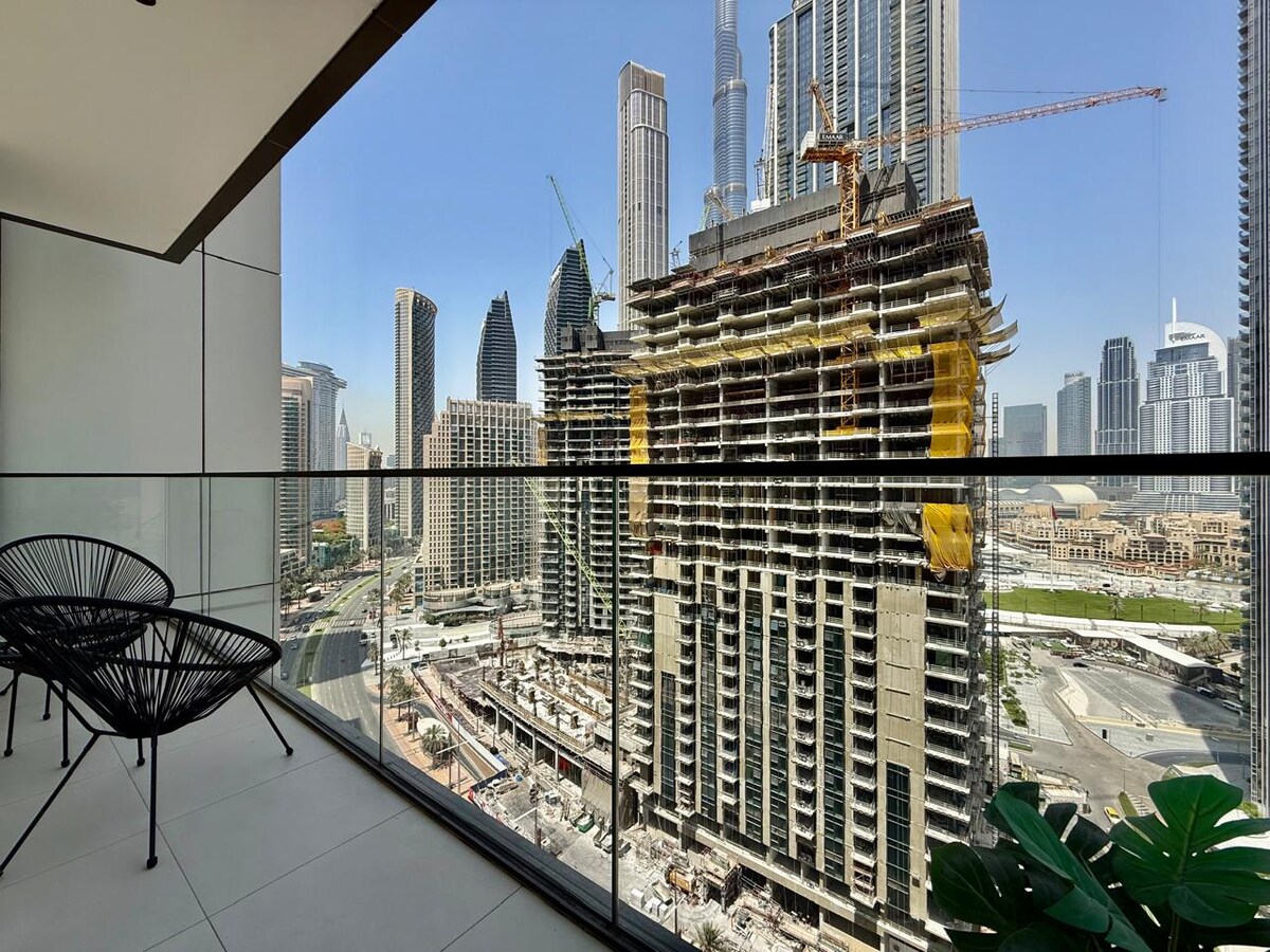 2 Bedroom Furnished Apartment with Skyline View | Burj Crown 3
