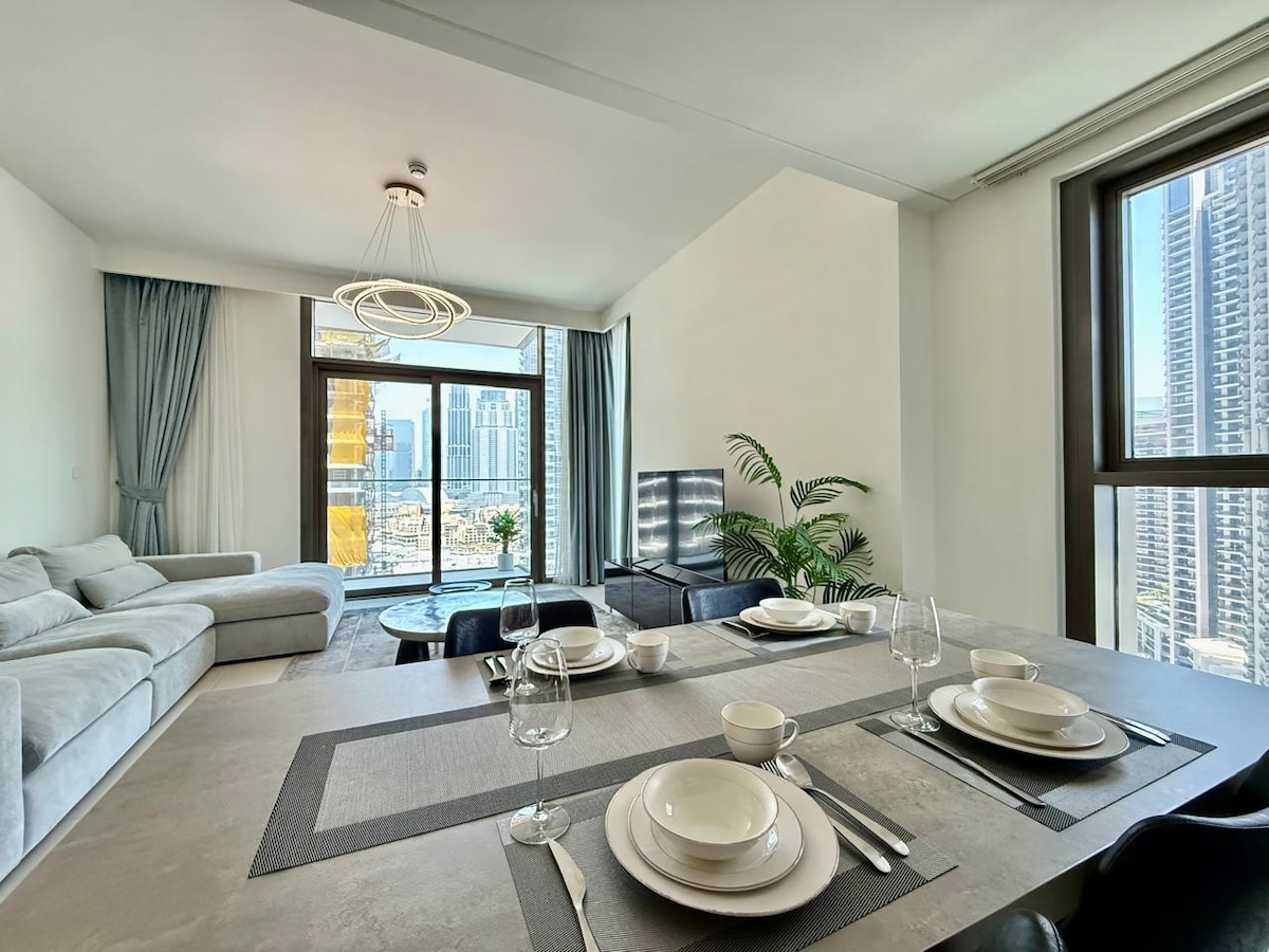 2 Bedroom Furnished Apartment with Skyline View | Burj Crown 4
