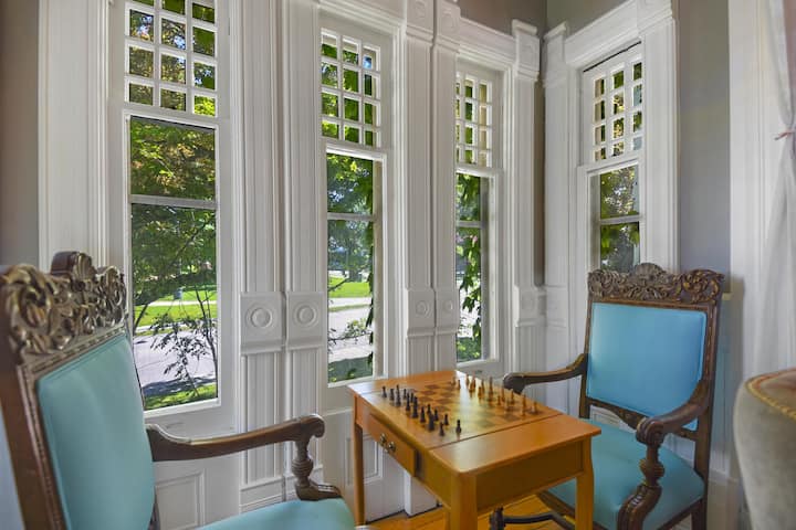 Koze Victorian Villa - Brockville