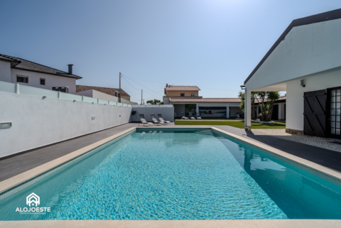 Silveira Pool House - Private pool and big garden