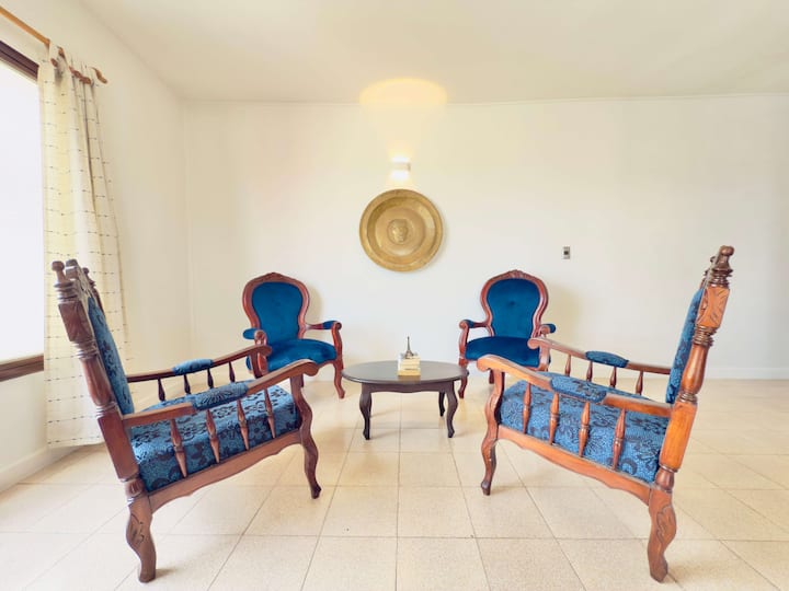 Colonial Apt | 3 Br | Near San Antonio Church - Santiago de Cali