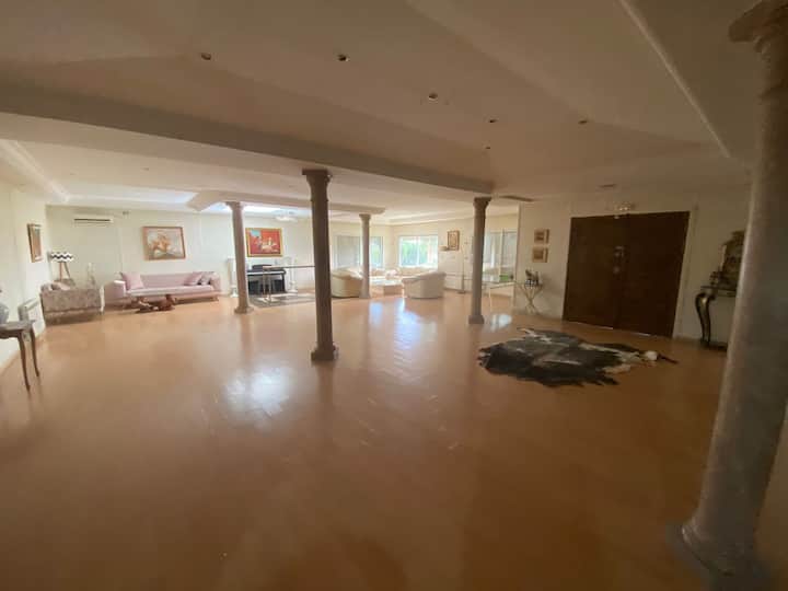 Villa Avec Piscine - Tunis