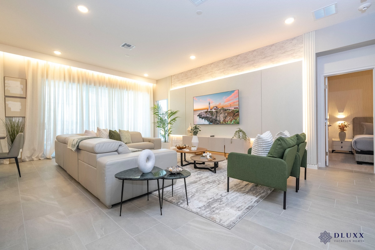 Brand New! 9Bed Home at Paradiso by Universal 1018 - Houses for