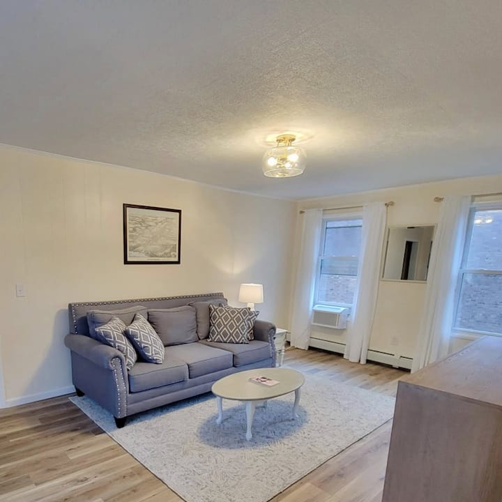 The Main Street Retreat (1 Bedroom Apartment) - Canandaigua, NY