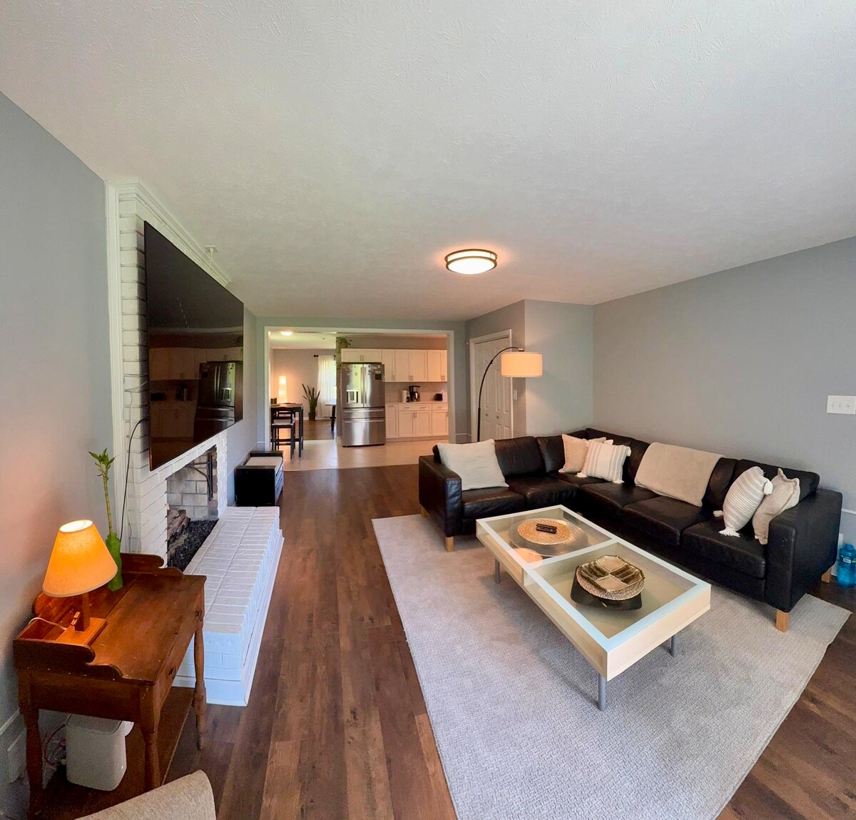 Top Airbnb: Cozy Mid-Century Retreat Near UGA & Downtown in Athens Clarke County Unified Government (Balance)