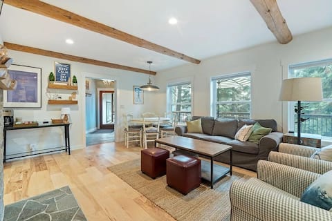 Popular Airbnb listing: High Street Hideaway, Beach access, Sauna in Cedar Flat