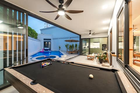 *Family Pool Villa | Bathtub + Pool Table V215
