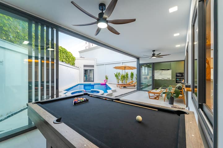 *Family Pool Villa | Bathtub + Pool Table V215 - Phuket