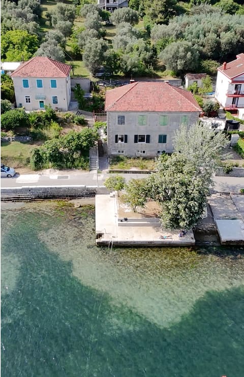 Designer Seafront Stay | 2 Bed
