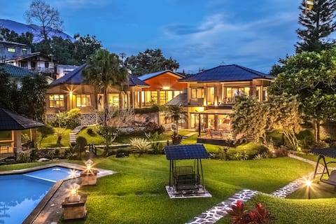 Casa Lumina with Pool & Court