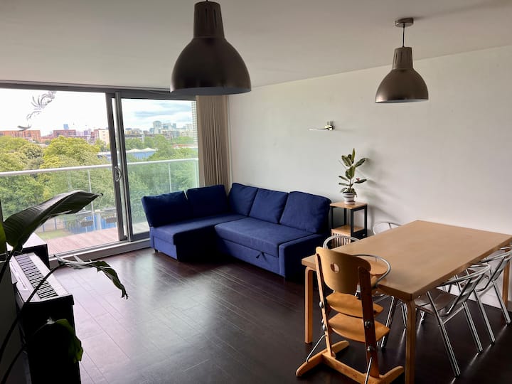 East London Top Floor Flat With Roof Terrace - St Katharine Docks - London